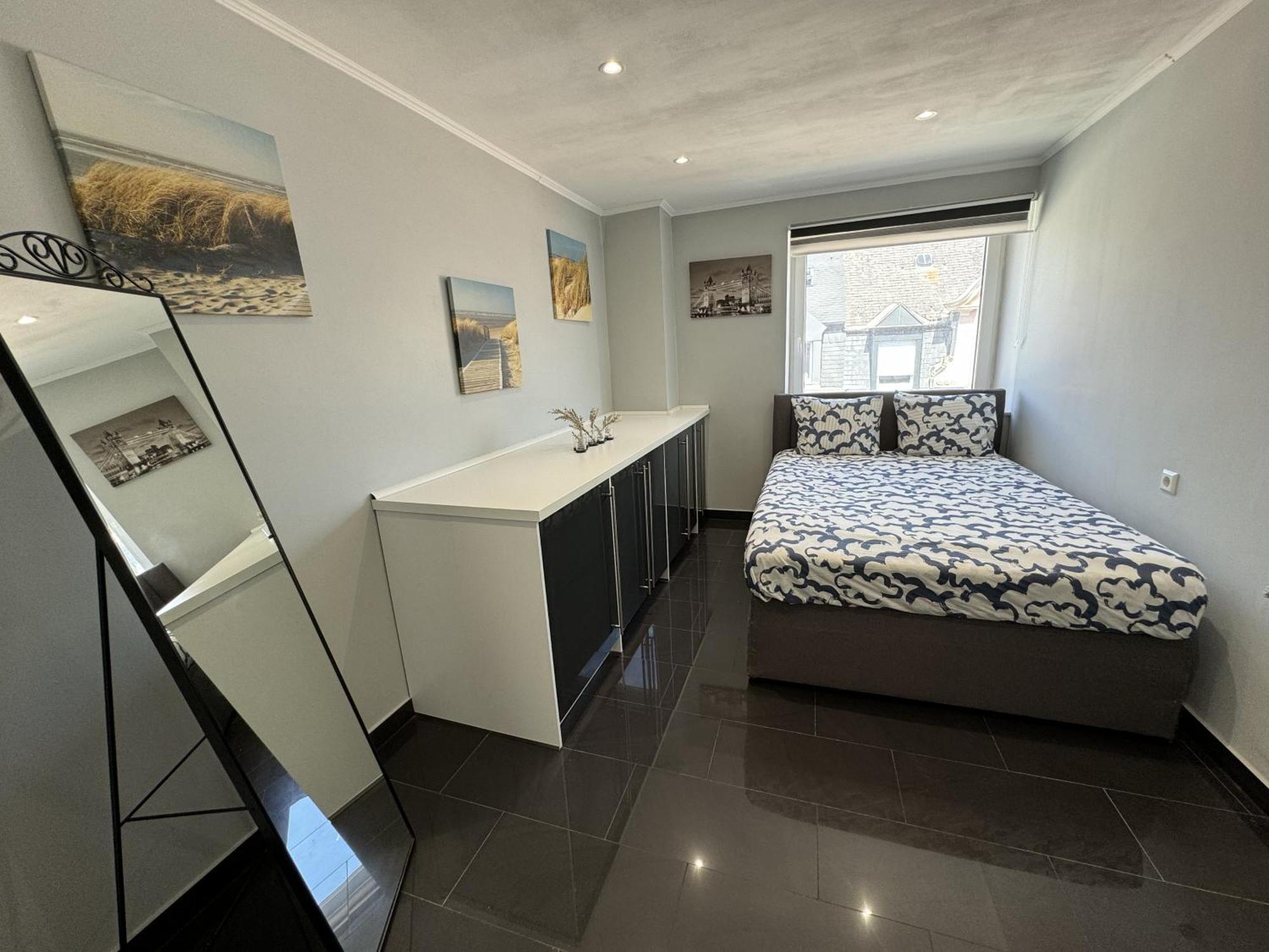 Esch-Sur-Alzette Apartment Bagian luar foto